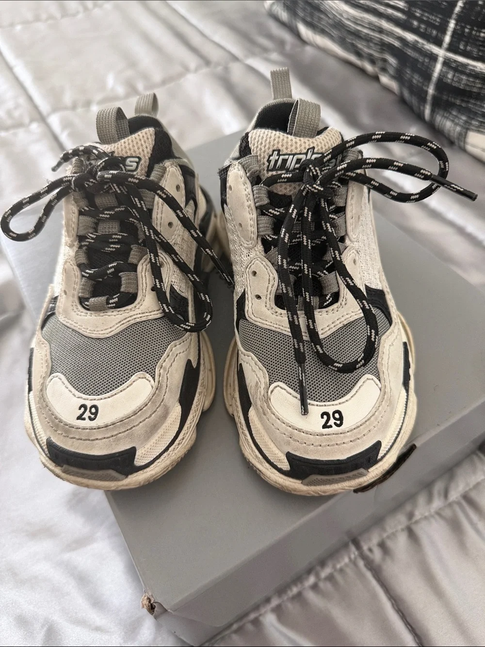 Balenciaga Chunky Triple-S Sneakers in White and Black - Picture 2 of 4